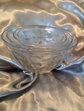#7051 Set of Clear Glass Nesting Bowls